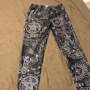 Very cute witchy/pagan print tights